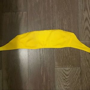 HOLLISTER STRAPLESS RIBBED YELLOW BANDEAU BIKINI TOP 💛💛💛 in perfect condition